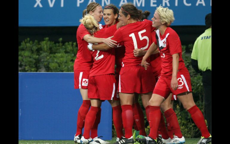 Las jugadoras canadienses supieron venir de atrás para ganar la medalla de oro. AFP  /