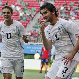 Uruguay gana bronce en futbol varonil