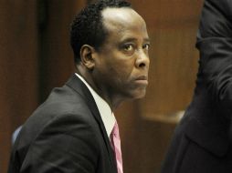 La defensa de Conrad Murray concluyó este viernes su estrategia en favor de la inocencia del doctor. REUTERS  /