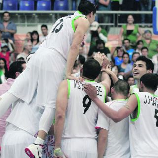 Hacen fiesta y callan bocas