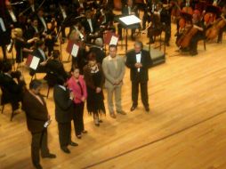 El público aplaudió en particular Danzón número 2 y de pie despidió a Arturo Márquez.  /