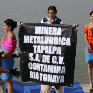 Ecologista interrumpe en entrega de medallas