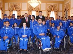 'Que tengan un feliz viaje. Les deseamos la mejor de las suertes', señaló el jefe de gobierno. ESPECIAL  /