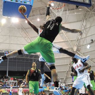 México vence a EU y va a la final de baloncesto