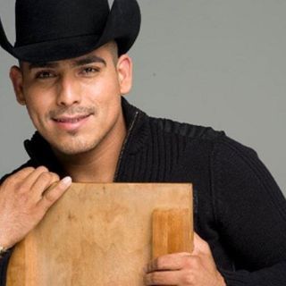 Espinoza Paz ofrece palenque en las Fiestas de Octubre