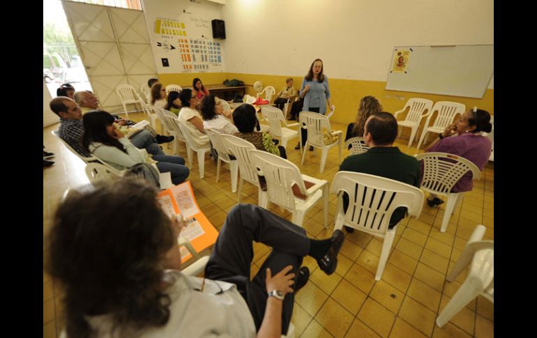 Habitantes de las colonias Americana, Lafayette y Arcos Sur, inconformes contra la colocación de nuevos parquímetros.  /