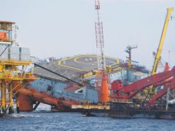 Los socios de Repsol acusan a Pemex de intentar hacerse de la tecnología en pozos profundos. EL UNIVERSAL  /