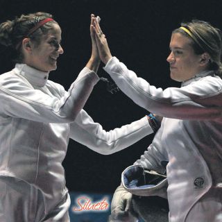 Un bronce cierra bocanada de aire fresco en el esgrima