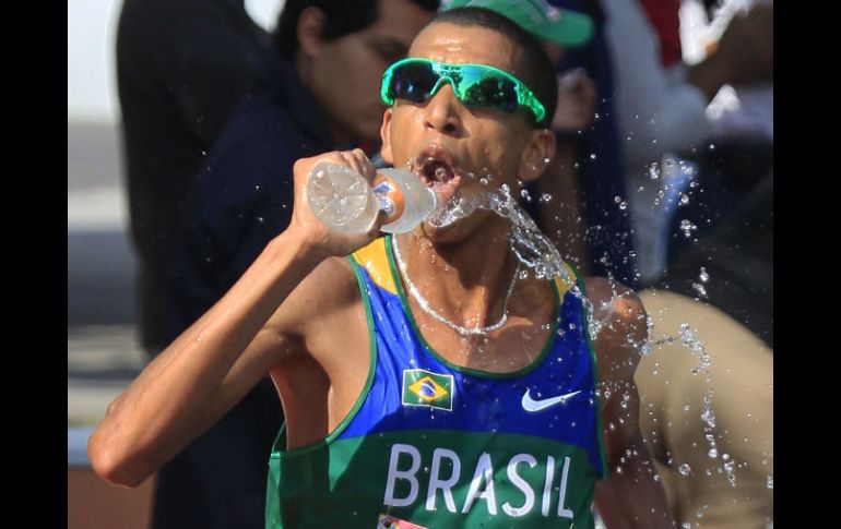 Silva arrasó con la contienda de maratón varonil. AP  /