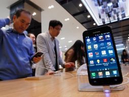 Cuatro de cada diez habitantes en Corea del sur posee y emplea un 'smartphone'. REUTERS  /