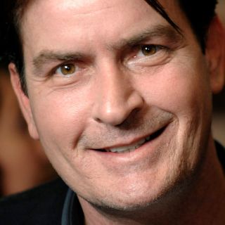 Sheen regresa a la televisión en el verano