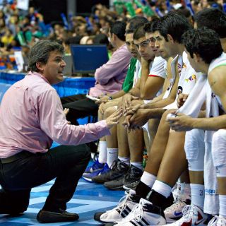 Plata en baloncesto de la mano de un español