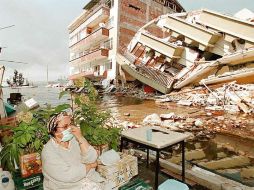 En la capital regional, más de cinco mil edificios se derrumbaron. ARCHIVO  /