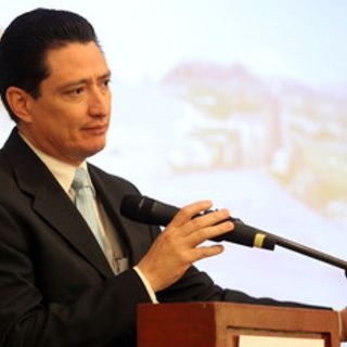 Hay que atreverse, dice Ulloa a universitarios