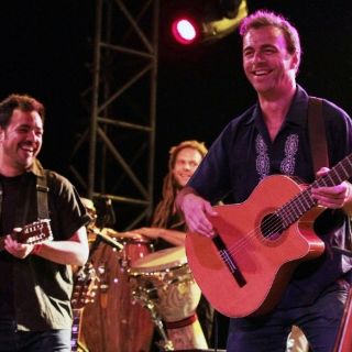 Kevin Johansen arma una fiesta en el Estudio Cavaret