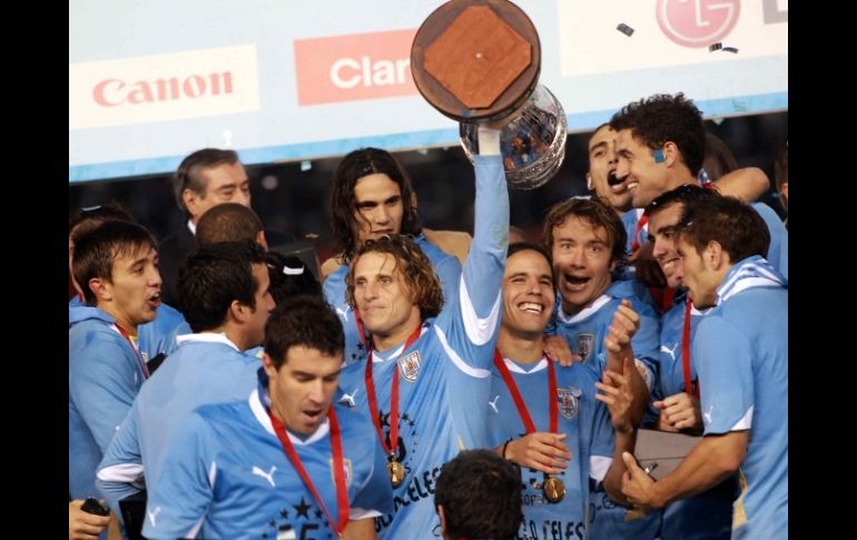 Los celeste ganaron en julio la Copa América y actualmente lideran torneo clasificatorio de Suramérica. MEXSPORT  /