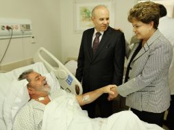 La Presidenta de Brasil, Dilma Rousseff y el Ministro de Hacienda, Guido Mantega, visitaron a Luiz Inácio Lula da Silva. EFE  /