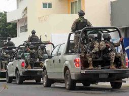 Después de que fueron encontrados los ocho cuerpos en Boca del Río, la Marina y el Ejército se distribuyeron por toda la zona.  /