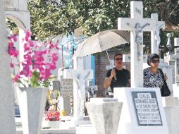 Guadalajara espera afluencia de 600 mil visitantes en sus cinco panteones.  /