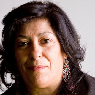 Otorgan Premio Sor Juana Inés de la Cruz a Almudena Grandes