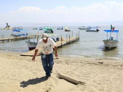 Desde octubre el lago ha evaporado una vasta cantidad de líquido. ARCHIVO  /