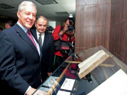 Un total de 84 mil 698 libros y 27 mil 518 libros duplicados fueron resguardados. En la imagen Fernando Guzmán, secretario de Gobierno.  /