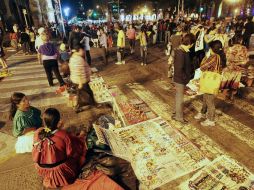 Los manifestantes se dicen dispuestos a pernoctar en el lugar en espera de una decisión favorable.  /