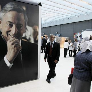 Fotos y testimonios anónimos rescatan figura de Kirchner