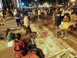 Los artesanos inconformes dormirán esta noche afuera del Palacio Municipal de Guadalajara.  /