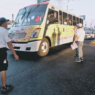 Vialidad entrega medallas a quienes apoyaron los Juegos