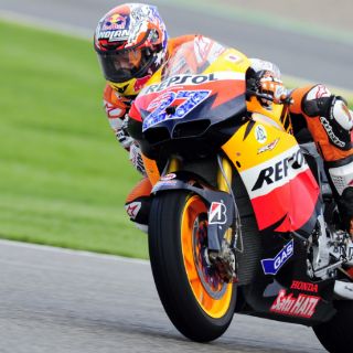 Stoner logra el mejor tiempo casi al final