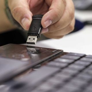 Roban cada cuatro segundos identidad de una persona en Internet