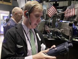 Inversores meditan sobre el peor de los escenarios después que los mercados se vieron sumidos en la volatilidad. ARCHIVO  /