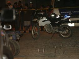 El hombre tenía aproximadamente 45 años de edad, tez morena y comprexión robusta.  /