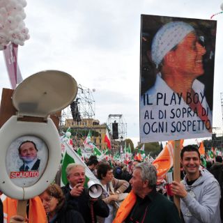 Berlusconi cuenta sus diputados ante el voto del martes