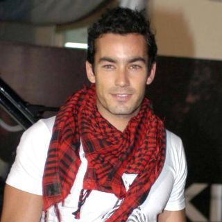 Participa Aarón Díaz en un capítulo de la serie Pan Am