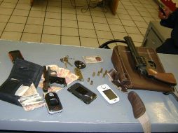 A los detenidos les decomisaron las armas de fuego con las que agredieron a policías. ARCHIVO  /