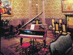 Almohadas de lujo y antigüedades. EL UNIVERSAL  /