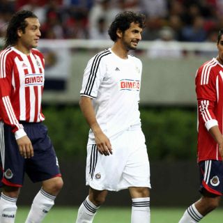 Chivas se queda con el liderato