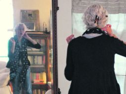 La creadora de mundos abstractos dice: “trato de que haya una transformación, no uso el arte como catarsis”.  /