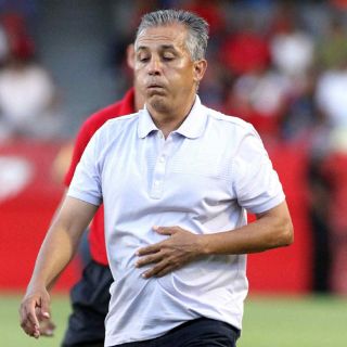 Sergio Bueno es cesado en Puebla