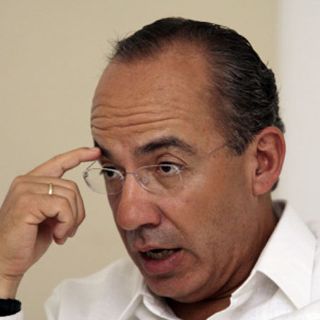 Asiste Calderón a la final de Iniciativa México 2011