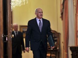 El primer ministro griego George Papandreou dimitirá de su cargo para dejar el sitio a un gobierno de coalición. AFP  /