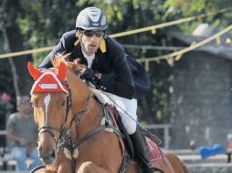 El jinete Juan Manuel Luzardo se llevó el triunfo en la prueba estelar, la Libre 1.40 metros, a lomos de ''Jimador''.  /