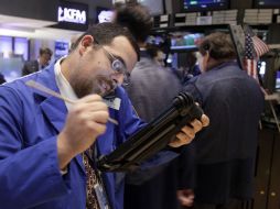 El aumento en las contrataciones a última hora se debieron a la reunión entre los ministros de finanzas de la zona euro.  AP  /