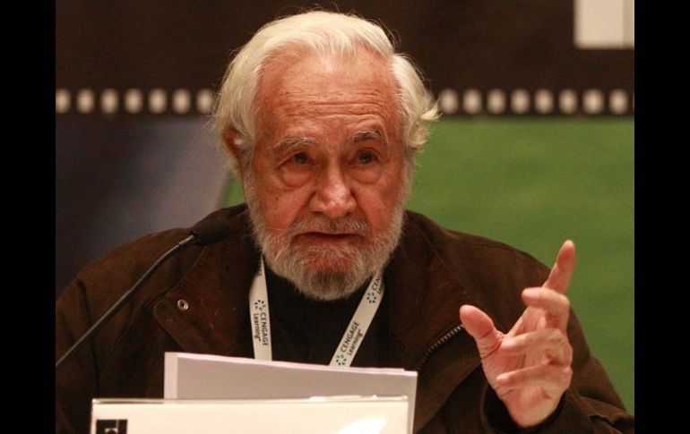 El poeta Tomás Segovia estuvo presente en la edición 23 de la FIL. ARCHIVO  /