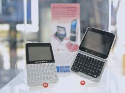 Motorola dona dos dólares para lucha contra el cáncer por cada equipo rosa vendido.  /