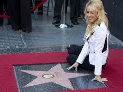 Una bien merecida -y predicha- estrella en el Paseo de la Fama, para Shakira. EFE  /