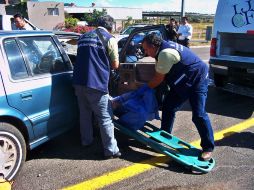 La fallecida fue llevada a la morgue del Instituto Jalisciense de Ciencias Forenses para ser reconocida.  /