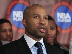 Derek Fisher. líder de la asociación de jugadores dio la negativa a los dueños de equipos de la NBA. AP  /